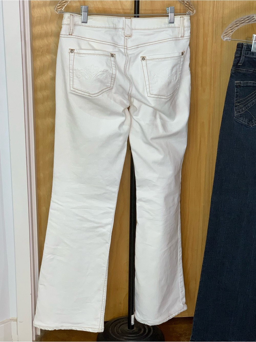 Cabi Size 8 Capsule: Striped Blazer with Boot Cut Jeans in White & Dark Denim - Picture 15 of 15